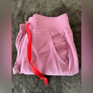 BRAND NEW WITH TAGS! FIGS chalk pink zamora scrub pants - XXSP